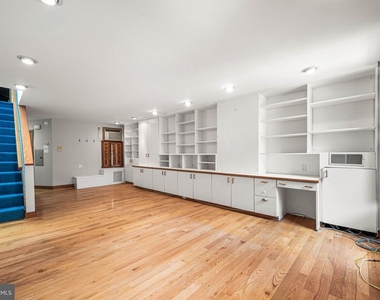 241 S 23rd Street - Photo Thumbnail 2