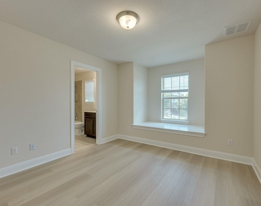4233 Privacy Hedge St - Photo Thumbnail 32
