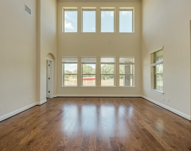 4233 Privacy Hedge St - Photo Thumbnail 18
