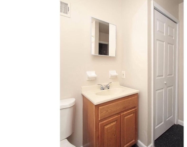 1734 W Diamond Street - Photo Thumbnail 16