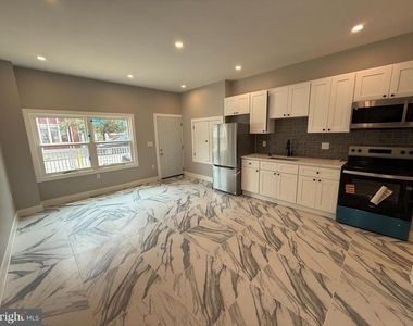 2623 Poplar Street - Photo Thumbnail 1