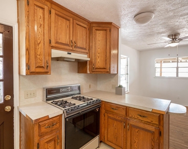 2305 Westforest Dr - Photo Thumbnail 6