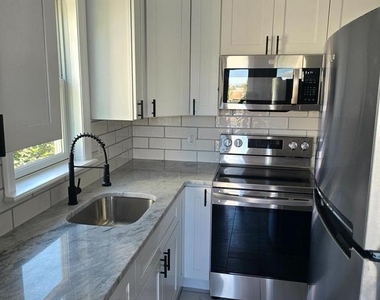 5927 Ridge Avenue - Photo Thumbnail 12