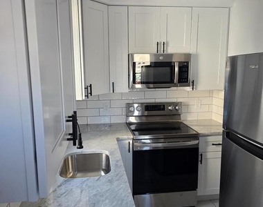 5927 Ridge Avenue - Photo Thumbnail 9