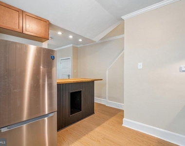 481 Gerhard Street - Photo Thumbnail 6