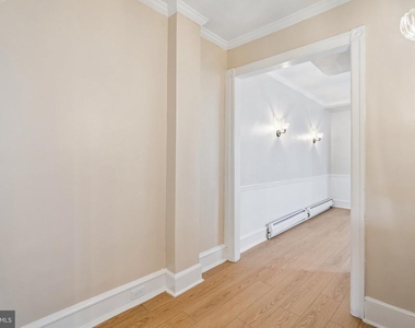 481 Gerhard Street - Photo Thumbnail 8