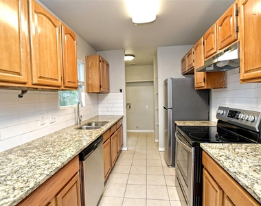 6121 Ponca St - Photo Thumbnail 6