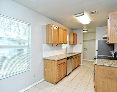 6121 Ponca St - Photo Thumbnail 5
