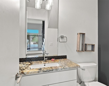 2800 Crest Ave - Photo Thumbnail 16