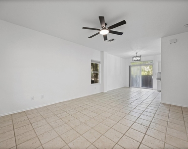 4501 Whispering Valley Dr - Photo Thumbnail 4