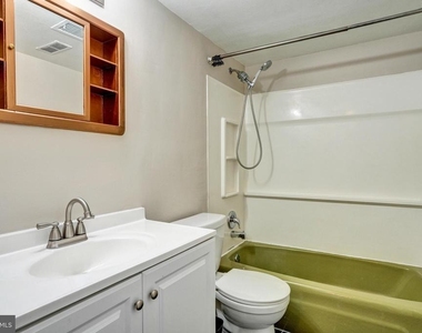 3323 Forest Lane - Photo Thumbnail 13