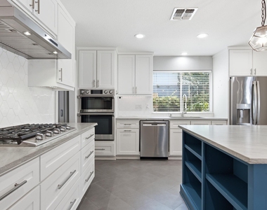 11826 Carshalton Dr - Photo Thumbnail 6
