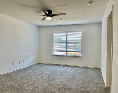 1405 Summercrest Blvd - Photo Thumbnail 22