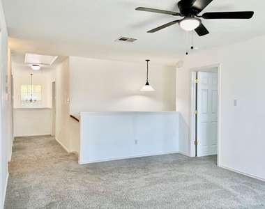 1405 Summercrest Blvd - Photo Thumbnail 23