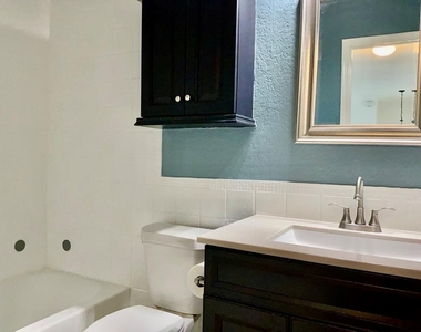1405 Summercrest Blvd - Photo Thumbnail 19