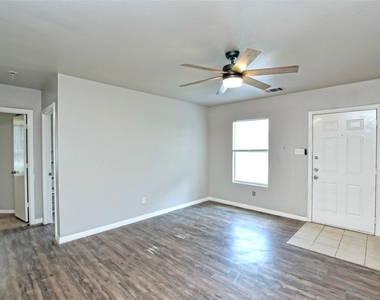 6121 Ponca St - Photo Thumbnail 1