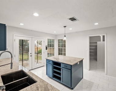 2411 Lavendale Ct - Photo Thumbnail 6