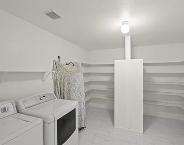 2411 Lavendale Ct - Photo Thumbnail 9