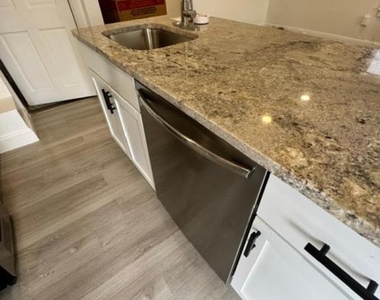 129 W Miner Street - Photo Thumbnail 6