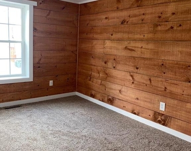 323 E Chestnut Street - Photo Thumbnail 2