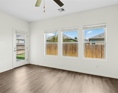 513 Circle Way - Photo Thumbnail 15