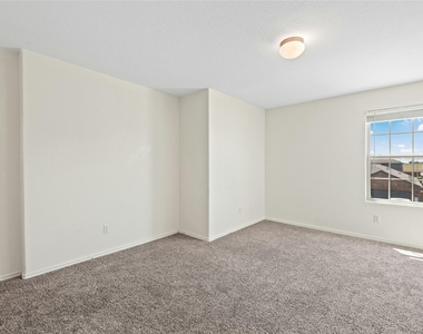 513 Circle Way - Photo Thumbnail 18