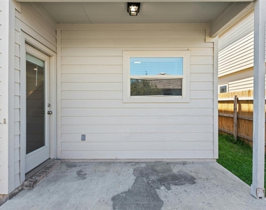 513 Circle Way - Photo Thumbnail 34