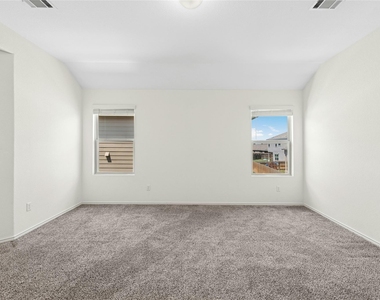 513 Circle Way - Photo Thumbnail 8