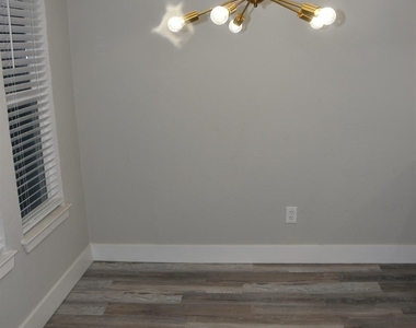 1814 Rawhide Loop - Photo Thumbnail 9