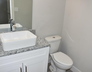1814 Rawhide Loop - Photo Thumbnail 24