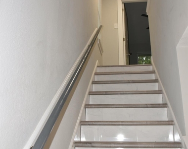 1814 Rawhide Loop - Photo Thumbnail 18