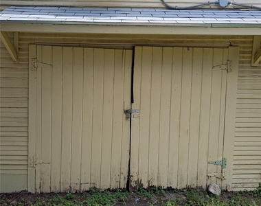 304 E 42nd St - Photo Thumbnail 20