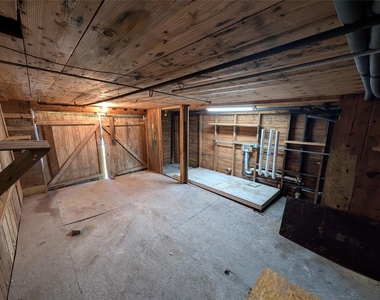 304 E 42nd St - Photo Thumbnail 21
