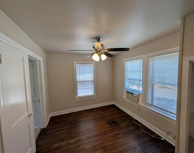 304 E 42nd St - Photo Thumbnail 11