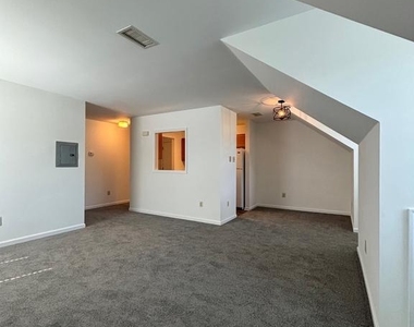 279 W Uwchlan Avenue - Photo Thumbnail 8