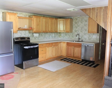 1349 Phoenixville Pike Unit C - Photo Thumbnail 3