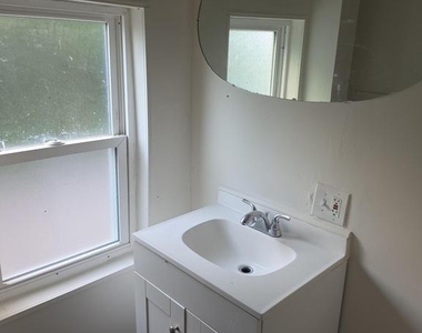 243 E Valley Road - Photo Thumbnail 10