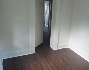 243 E Valley Road - Photo Thumbnail 8