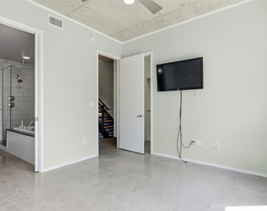 2301 S 5th St - Photo Thumbnail 19