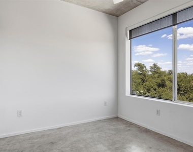 2301 S 5th St - Photo Thumbnail 25