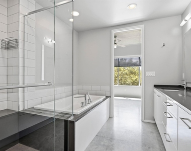 2301 S 5th St - Photo Thumbnail 23