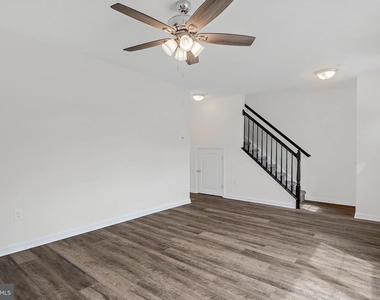 24 Laurel Way - Photo Thumbnail 3