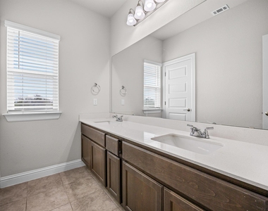101 Stone Canyon Dr - Photo Thumbnail 27