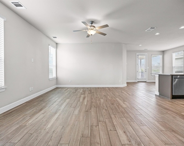 101 Stone Canyon Dr - Photo Thumbnail 6