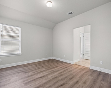 101 Stone Canyon Dr - Photo Thumbnail 24