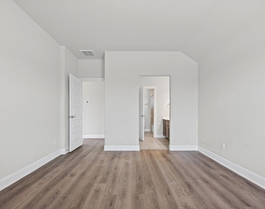 101 Stone Canyon Dr - Photo Thumbnail 20