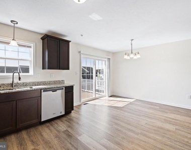 20 Heath Cir - Photo Thumbnail 6