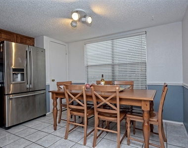 7801 Palacios Dr - Photo Thumbnail 10