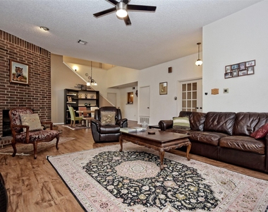 7801 Palacios Dr - Photo Thumbnail 6