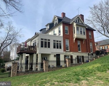 256 Radcliffe Street - Photo Thumbnail 2